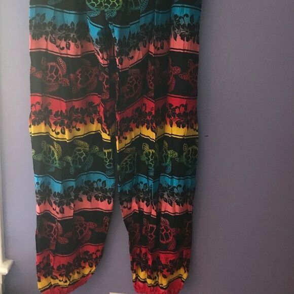 Island Beach Resort Pants in bright, vibrant colors - Picture 6 of 8